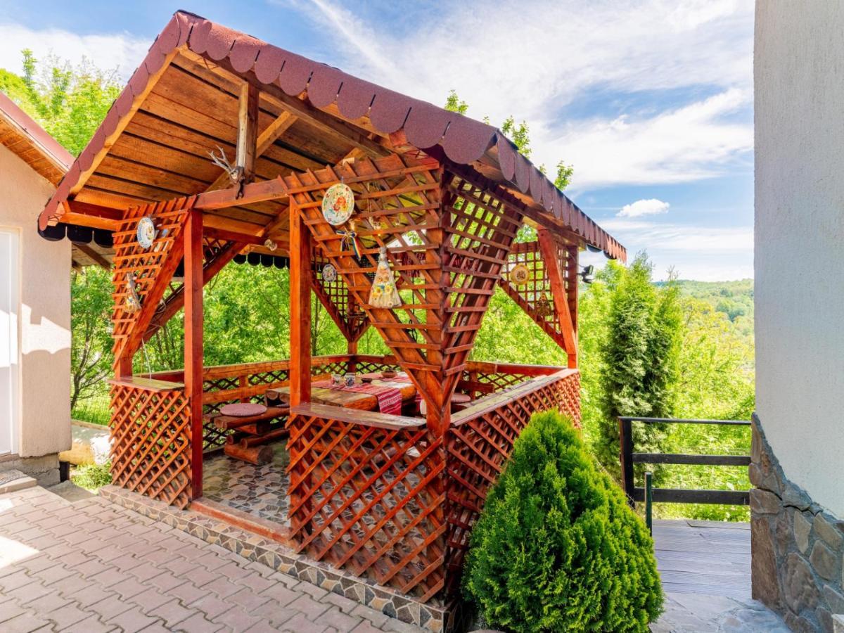 Slănic Casuta Cu Trandafiri酒店 外观 照片